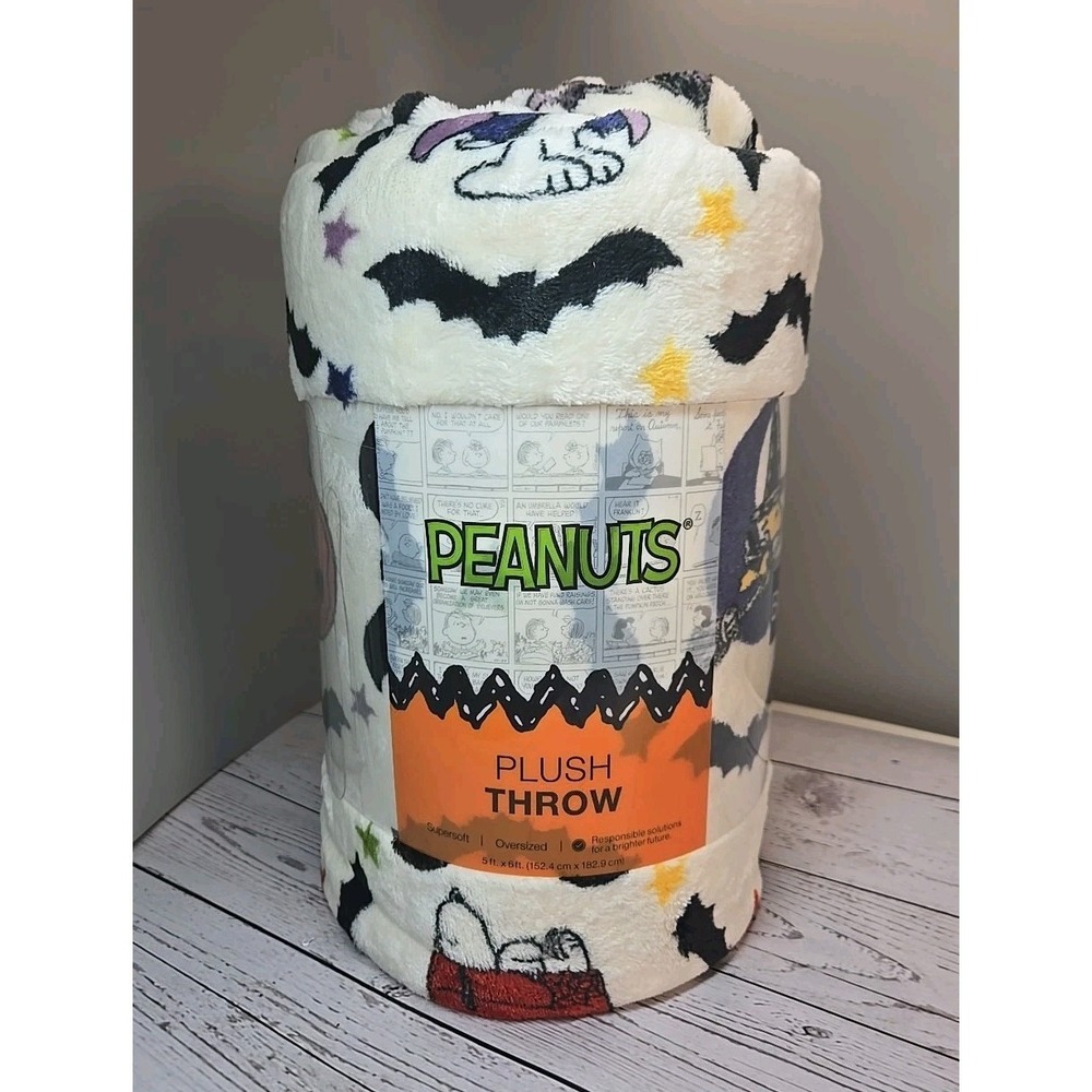 Peanuts Halloween Plush Throw Blanket Oversized Supersoft‎ Snoopy 5' x 6'